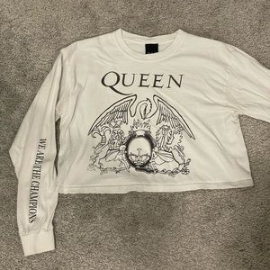Cropped Queen shirt